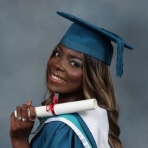 Cynthia Ikamba, Fondatrice & gestion