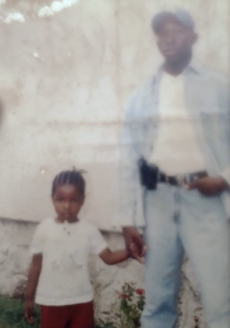 Cedrick na ngai, Kinshasa. Liboso mingi ete mombongo ezala.